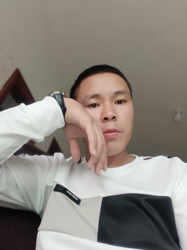 冷漠的第一张照片--松溪婚介网