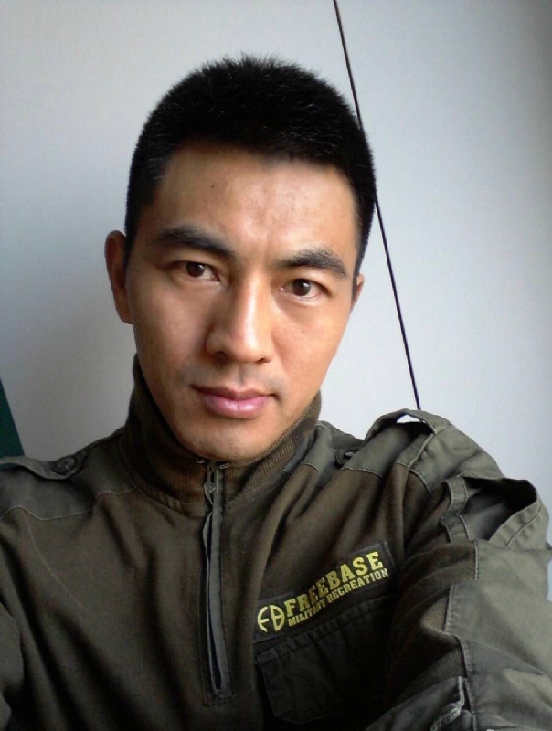 鐵血柔情的第一张照片--松溪婚介网