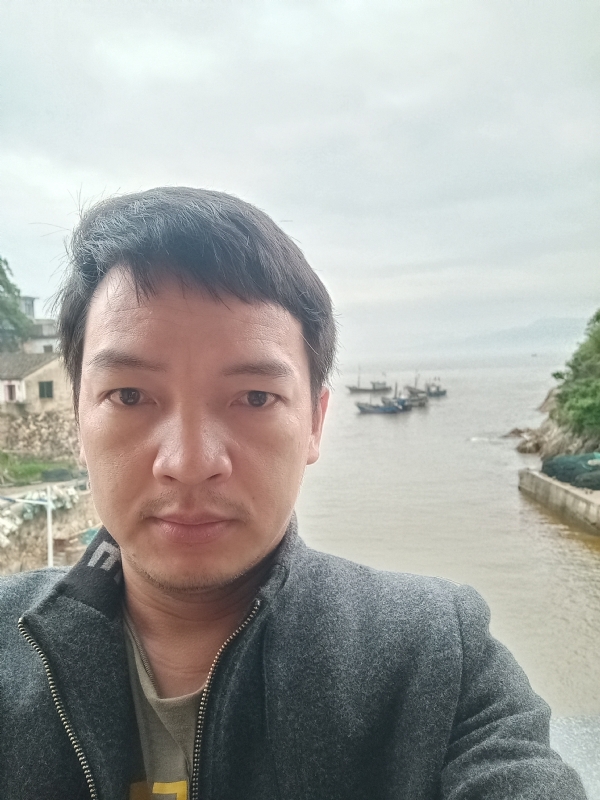 啊亮的第一张照片--松溪婚介网