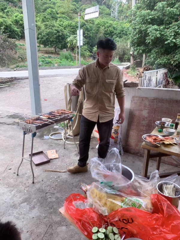 你黑我哟的第一张照片--松溪婚介网